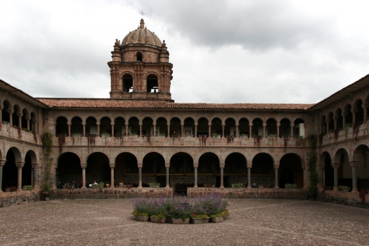 cusco_building.jpg